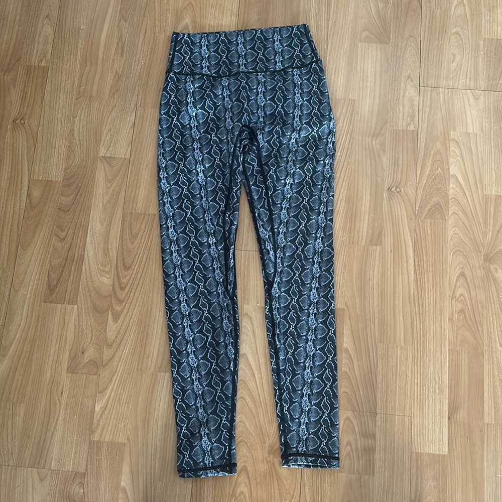 Til you collapse scrunch booty size small